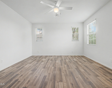2540 N 149th Avenue - Photo Thumbnail 15
