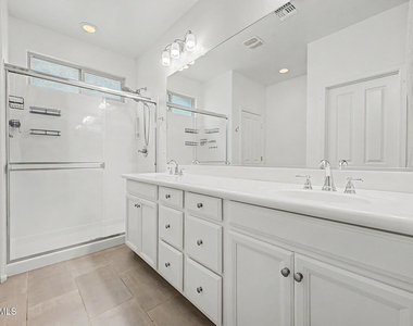 2540 N 149th Avenue - Photo Thumbnail 18