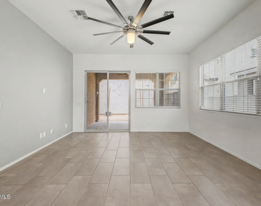 2540 N 149th Avenue - Photo Thumbnail 7