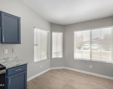 10012 W Wood Street - Photo Thumbnail 10