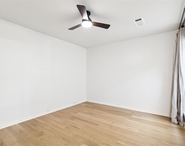 6018 Blue Mist Lane - Photo Thumbnail 19