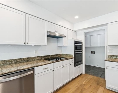 6018 Blue Mist Lane - Photo Thumbnail 9