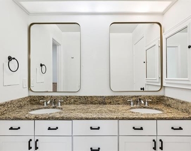 6018 Blue Mist Lane - Photo Thumbnail 16