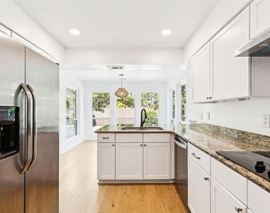 6018 Blue Mist Lane - Photo Thumbnail 11
