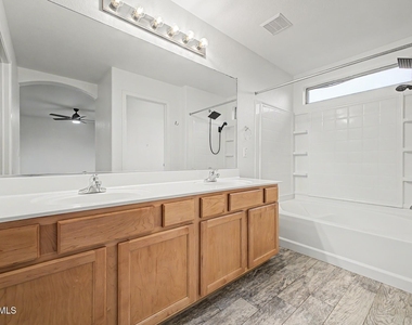 3983 S Crosscreek Drive - Photo Thumbnail 16