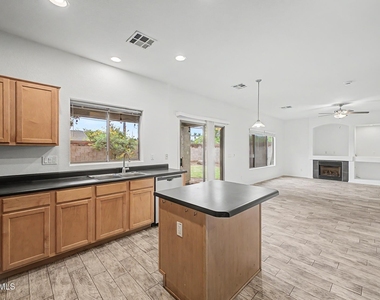 3983 S Crosscreek Drive - Photo Thumbnail 8