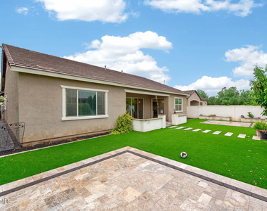 203 E Birchwood Place - Photo Thumbnail 4