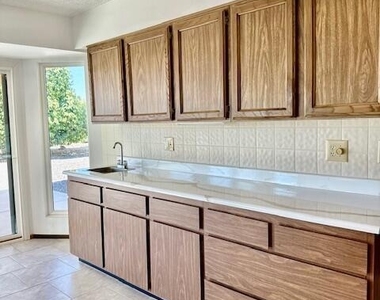 10134 W Signal Butte Circle - Photo Thumbnail 5