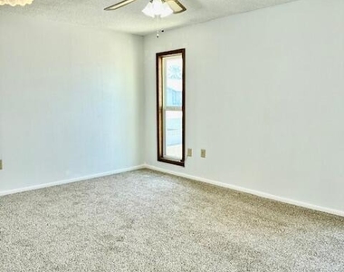 10134 W Signal Butte Circle - Photo Thumbnail 8
