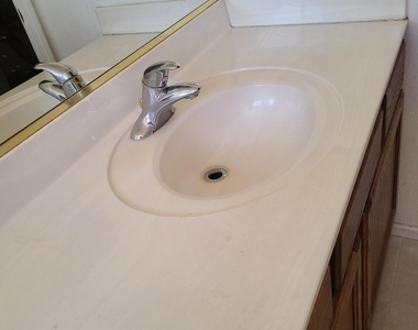 16042 W Latham Street - Photo Thumbnail 2