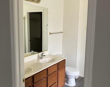 16042 W Latham Street - Photo Thumbnail 15