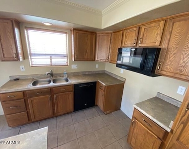 16042 W Latham Street - Photo Thumbnail 10