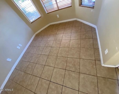 16042 W Latham Street - Photo Thumbnail 8