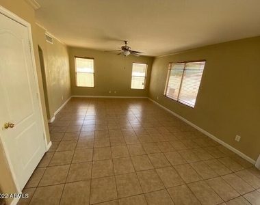 16042 W Latham Street - Photo Thumbnail 6