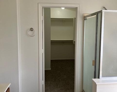 16042 W Latham Street - Photo Thumbnail 16