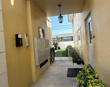 5800 Ne 22nd Way - Photo Thumbnail 15