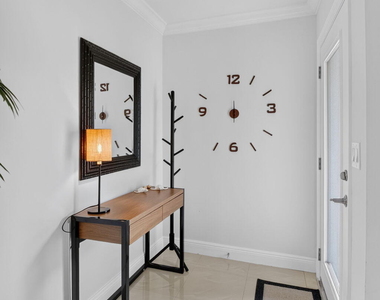 700 Ne 70th Street - Photo Thumbnail 2