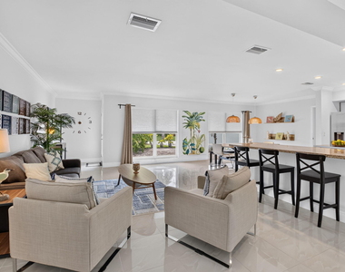 700 Ne 70th Street - Photo Thumbnail 14