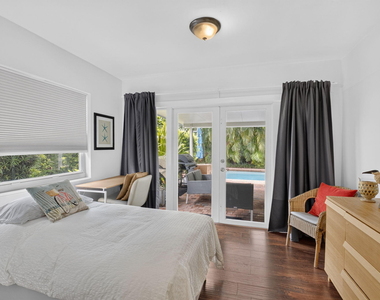 700 Ne 70th Street - Photo Thumbnail 27