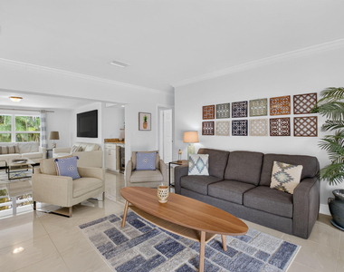 700 Ne 70th Street - Photo Thumbnail 5