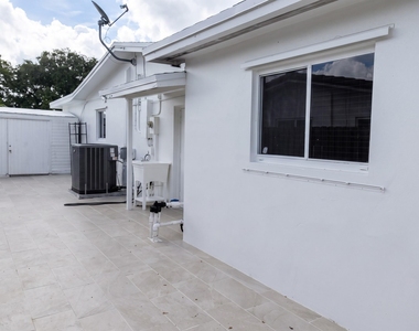 2021 Nw 85th Avenue - Photo Thumbnail 13