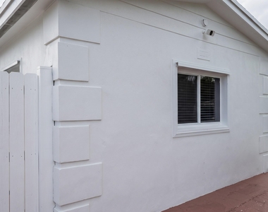 2021 Nw 85th Avenue - Photo Thumbnail 1