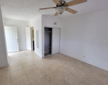 2021 Nw 85th Avenue - Photo Thumbnail 3