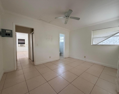 2438 Thomas Street - Photo Thumbnail 5
