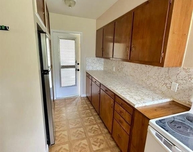 2531 Pierce Street - Photo Thumbnail 4
