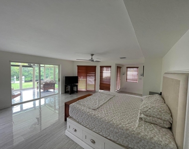 208 Sims Creek Drive - Photo Thumbnail 6