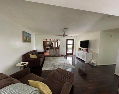 208 Sims Creek Drive - Photo Thumbnail 16