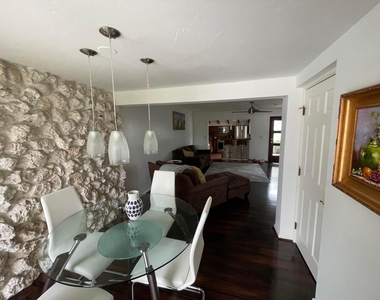 208 Sims Creek Drive - Photo Thumbnail 20