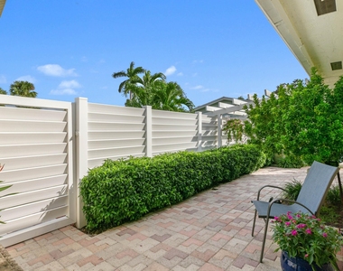 208 Sims Creek Drive - Photo Thumbnail 5