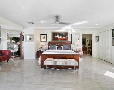 208 Sims Creek Drive - Photo Thumbnail 8