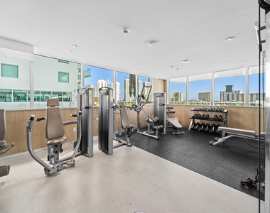 400 Sunny Isles Boulevard - Photo Thumbnail 23