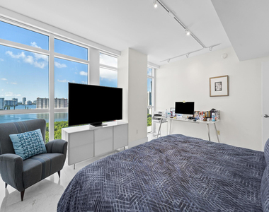 400 Sunny Isles Boulevard - Photo Thumbnail 19