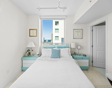 400 Sunny Isles Boulevard - Photo Thumbnail 17