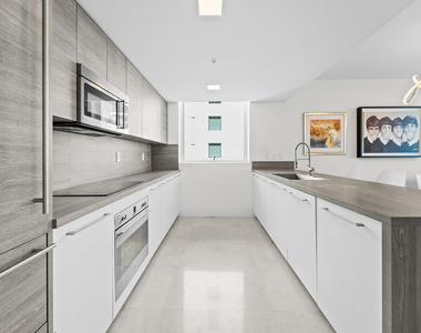 400 Sunny Isles Boulevard - Photo Thumbnail 10