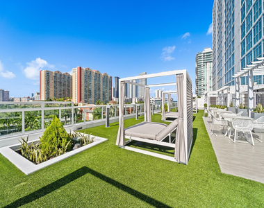 400 Sunny Isles Boulevard - Photo Thumbnail 27