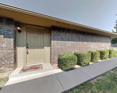 1213 Norway Avenue - Photo Thumbnail 1