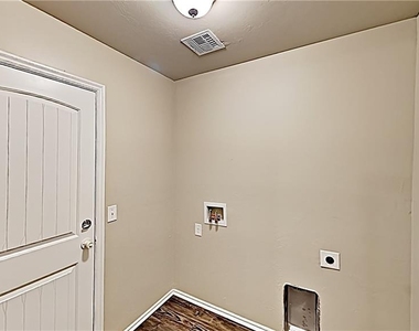 123 Saint Charles Way - Photo Thumbnail 14