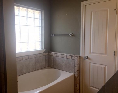 2809 Ne 129th Street - Photo Thumbnail 10