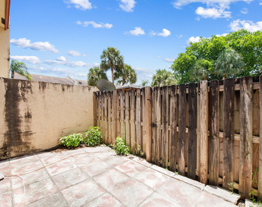 3281 E Golf Boulevard - Photo Thumbnail 7