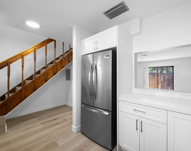 3281 E Golf Boulevard - Photo Thumbnail 6