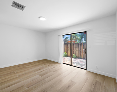 3281 E Golf Boulevard - Photo Thumbnail 18