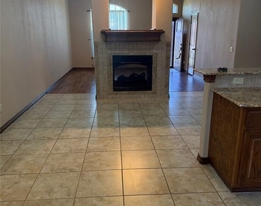 10924 Sw 30th Terrace - Photo Thumbnail 4