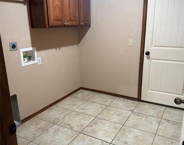 10924 Sw 30th Terrace - Photo Thumbnail 8
