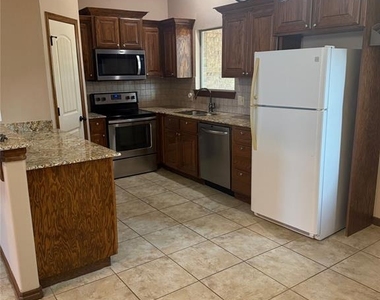 10924 Sw 30th Terrace - Photo Thumbnail 6