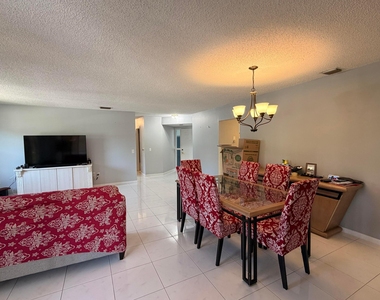 5136 Floria Drive - Photo Thumbnail 14
