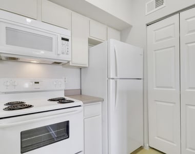 121 Sw Palm Drive - Photo Thumbnail 8